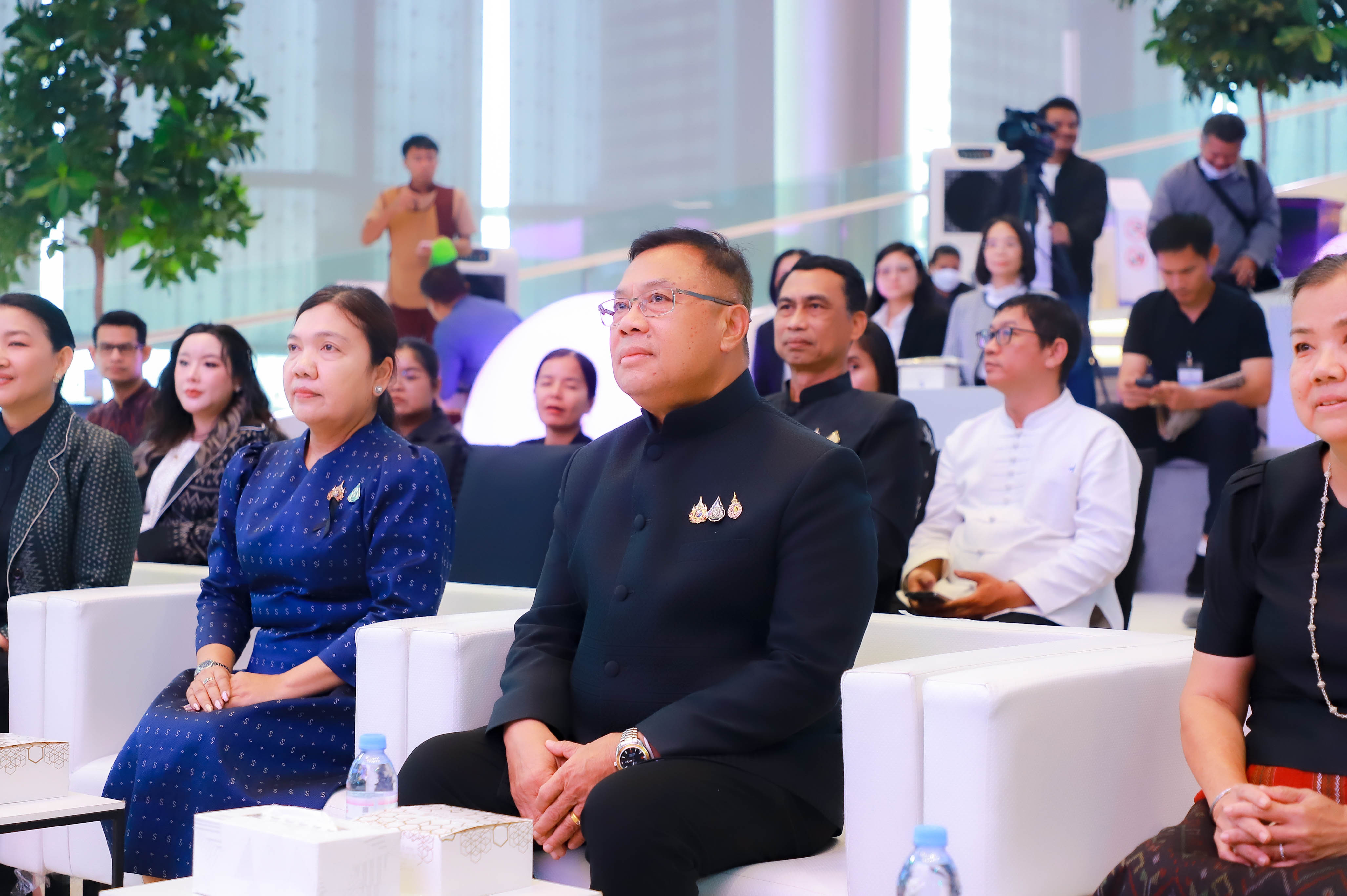 title - ผู้ตรวจราชการ ส.ป.ก. ร่วมพิธีเปิดงานหม่อนไหมสัญจร ณ กรุงเทพมหานครและจังหวัดนนทบุรี ครั้งที่ 3